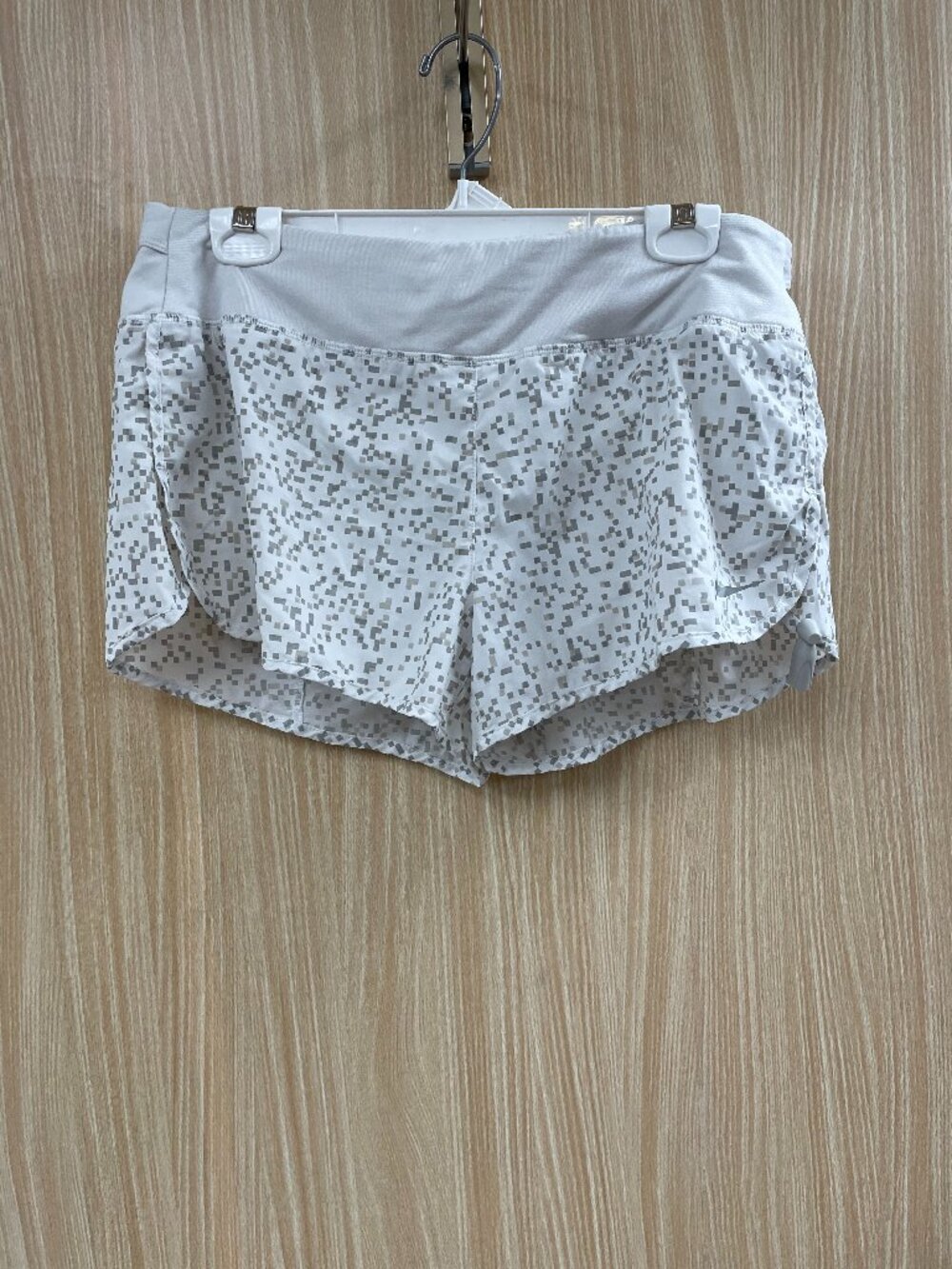 Nike White Shorts Size L